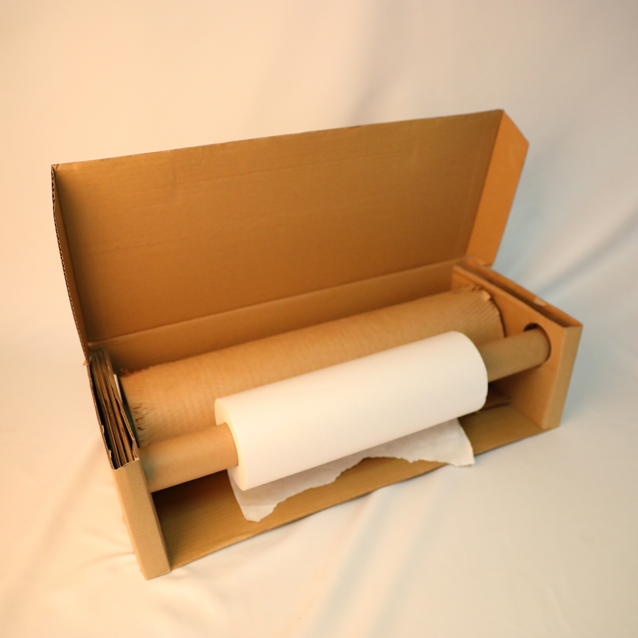 商品を梱包するためのリサイクル可能なハニカム紙ロール